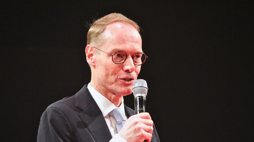 Oliver Kirst spricht auf einer Veranstaltung