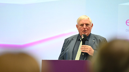 Karl-Josef Laumann bei der Eröffnung der Expopharm