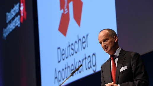 dat2016 schmidt haendegefaltet cs