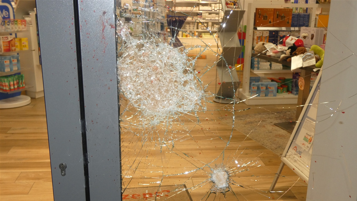 Apothekeneinbrecher-hinterlassen-Blutspuren