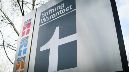 Säule mit Warentest-Logo
