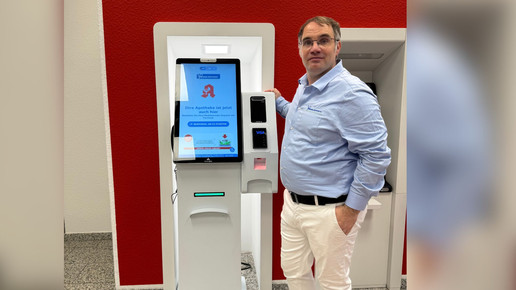 In der Sparkasse: Apothekenterminal rettet Versorgung