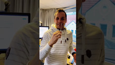 Apotheker erklärt die neuen Selbsttests im Lokalradio