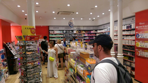 italien15 farmacia innen aa