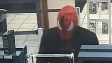 Spider-Man überfällt Apotheke