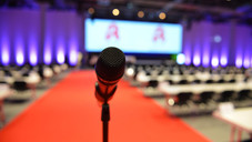 Warme Worte, vergiftete Komplimente Warme Worte, vergiftete Komplimente