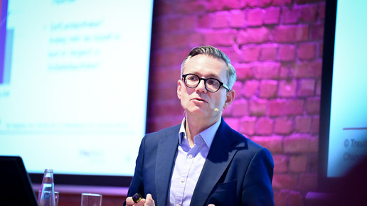 Dr. Sebastian Schwintek auf der Bühne