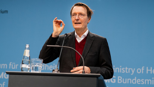 Lauterbach rechtfertigt Corona-Risikostufe von 2022