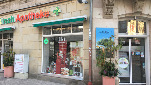 weihnachtsdeko Hirsch Apotheke Fuerth3 aa