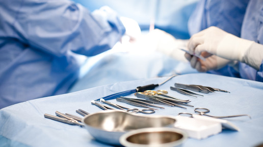 Komplettes Auge transplantiert