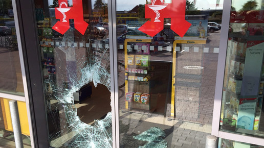 Apothekeneinbruch2 Gully Muehlenapotheke