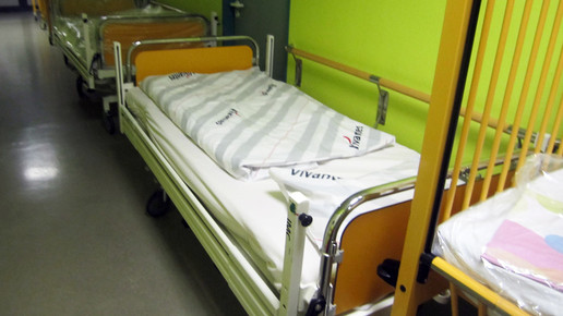 krankenhaus flur betten2 krankenbett aa
