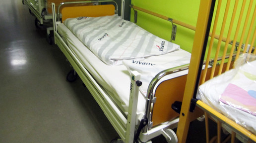 krankenhaus flur betten2 krankenbett aa