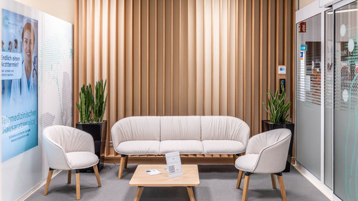 Der Wartebereich im S Medical Room im Kaufland Center Mosbach
