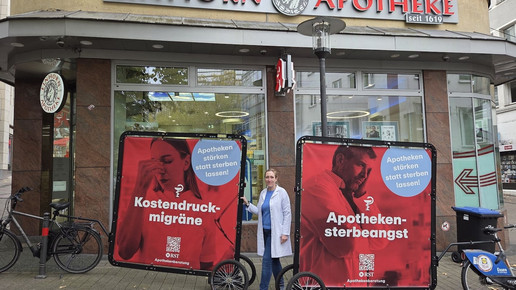 „Apothekensterbeangst“: Plakataktion in der Innenstadt