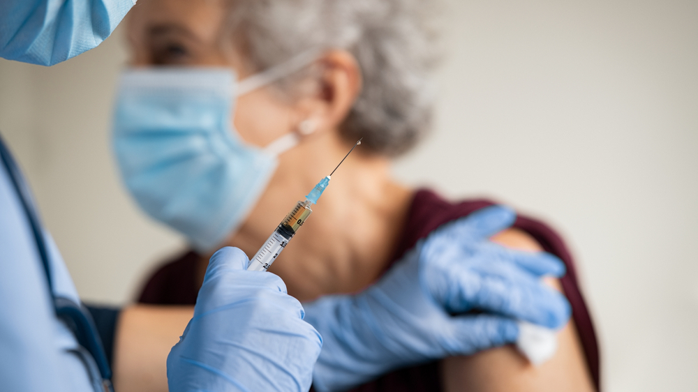Keine Haftung für Impfschäden, weniger Geld für PCR