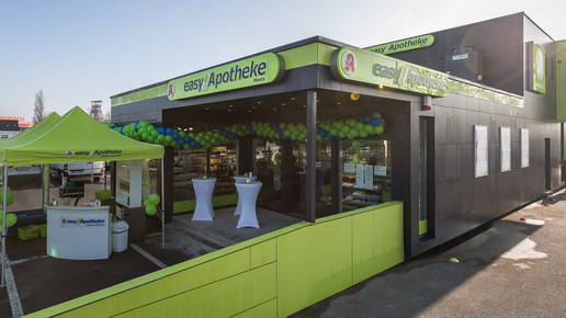 20151127 easy Apotheke Eroeffnung Aussen easy