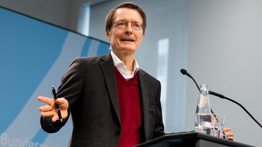 Lauterbach lässt die Fetzen fliegen