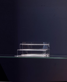 Sichtwahltreppe vor Dunkelblauem Grund kl