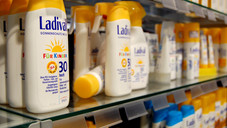 Apotheken verkaufen mehr Sonnenschutz