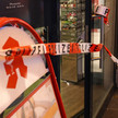 Absperrband vor der Apotheke in Velbert im Kaufland