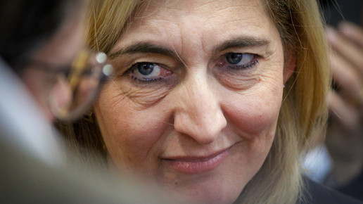 Nina Warken lächelt
