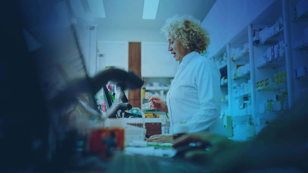 Biosimilar-Austausch-Kontrolle-f-r-Holland-Versender-Rezeptf-lscher-Apothekerin-vs-Bild