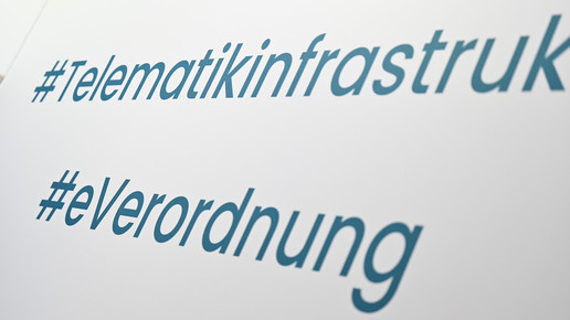 Poster mit Aufschrift Telematikinfrastruktur