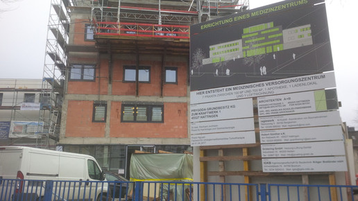 AErztehaus 8 Straussen-Apotheke