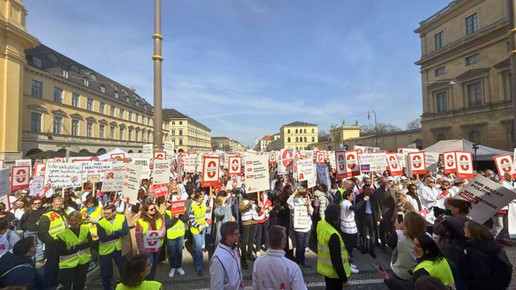 Protestler bei der Apotheken-Demo in München