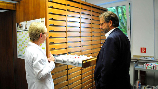 Glueckauf-Apotheke Datteln Besuch Michael Gross Mdb SPD02 Buero Michael Gross