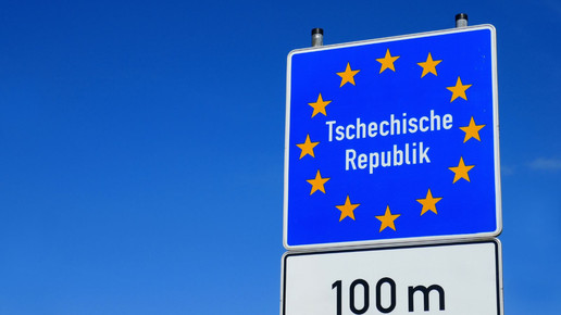 Schild an der deutschen Grenze zu Tschechien
