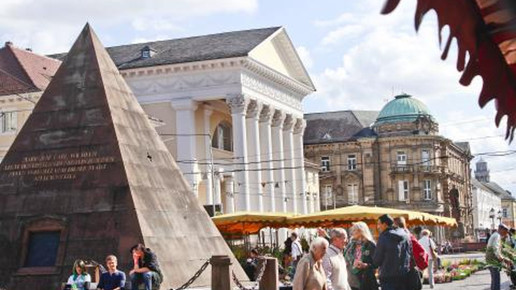 karlsruhe1 marktplatz und pyramide tourismuskarlsruhe 01