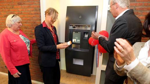 Visavia Automat Bladel Eroeffnung02 Dienstapotheek Eindhoven