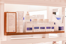 Korres-Produkte im Regal