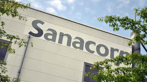 Sanacorp-Logo außen auf einem Gebäude des Großhändlers