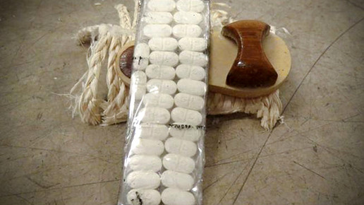 tabletten schluesselband interpol