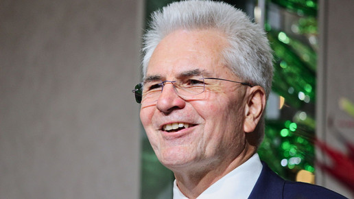 Dr. Hans-Peter Hubmann spricht auf dem DAV Wirtschaftsforum 