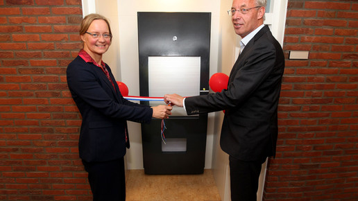 Visavia Automat Bladel Eroeffnung01 Dienstapotheek Eindhoven