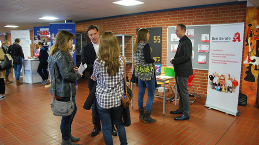 unterwegs in schulen infostand lav nds