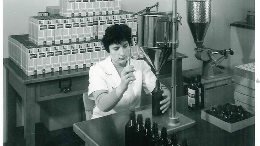 1954 Abfuellung Frankfurt Goethestrasse STADA-Gebaeude