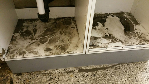 apo ueberflutet schrank aa