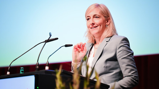 Nina Warken spricht beim Deutschen Apothekertag 2025