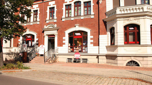 Neue-Apotheke-Zerbst aussen neue apo