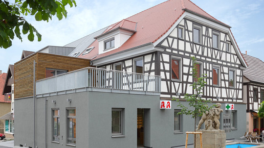 aussen 1 Schloss-Apotheken