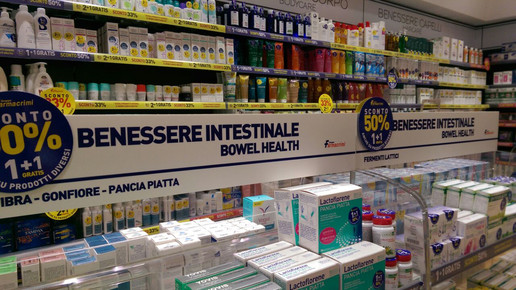 italien17 farmacia innen aa