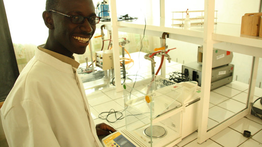 Burundikids PTA-Schueler Labor Burundikids