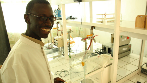 Burundikids PTA-Schueler Labor Burundikids