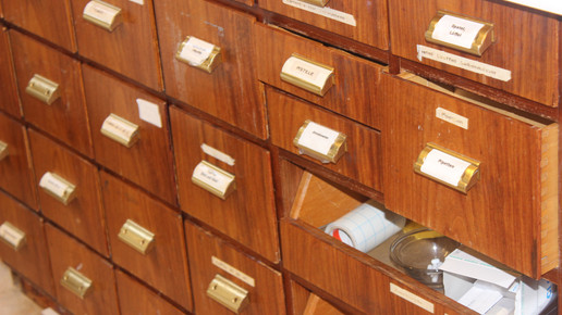 k10-apo rezeptur-schrank k10