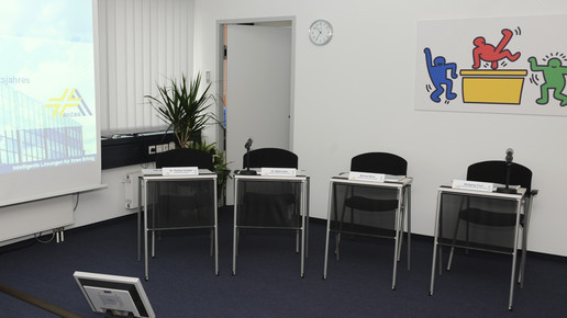 anzag leere stuehle eh